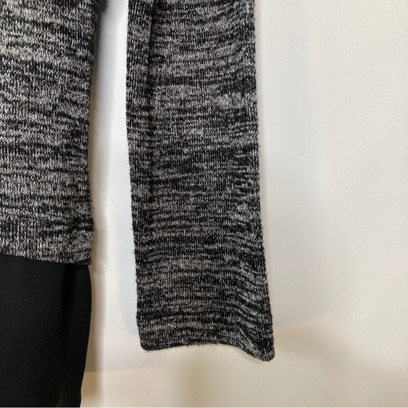 White House Black Market Women's Grey Round Neck Pull Over Blouse Top Size XS - Picture 4 of 10